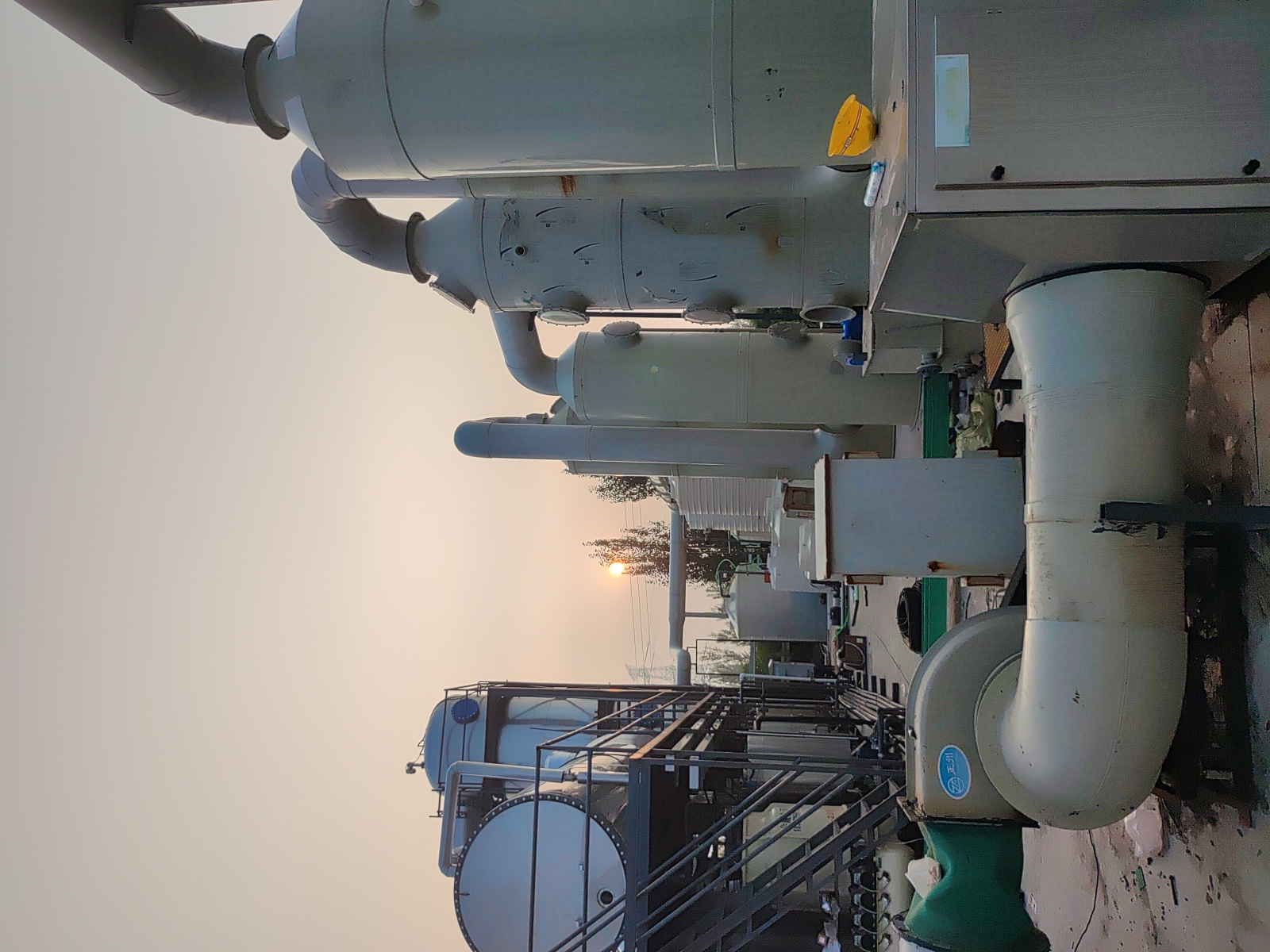 5lq0hxr5054h9l4l8r4esygzi_0.jpg undefined